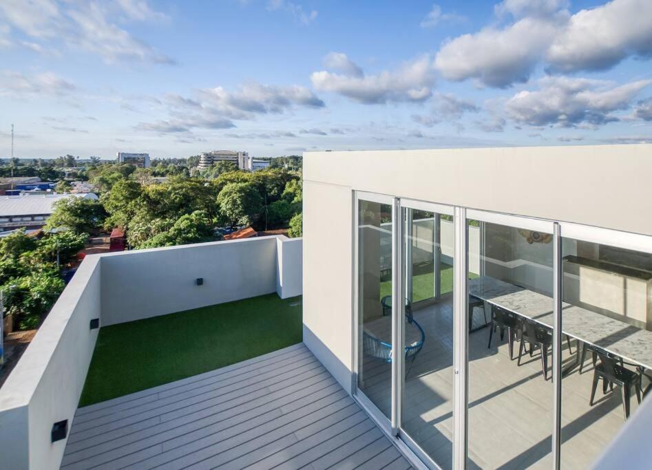 A Estrenar! Apartamento Con Pileta Zona Aeropuerto Wifi 200Mg Asunción Zewnętrze zdjęcie